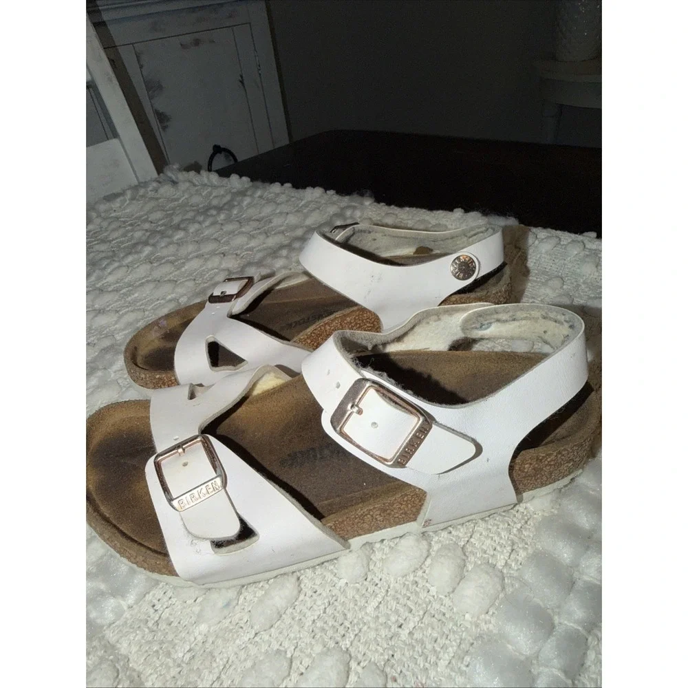 Birkenstock Kids Size 33 US2-2.5 White Double Strap Sandals Cork Footbed Buckle